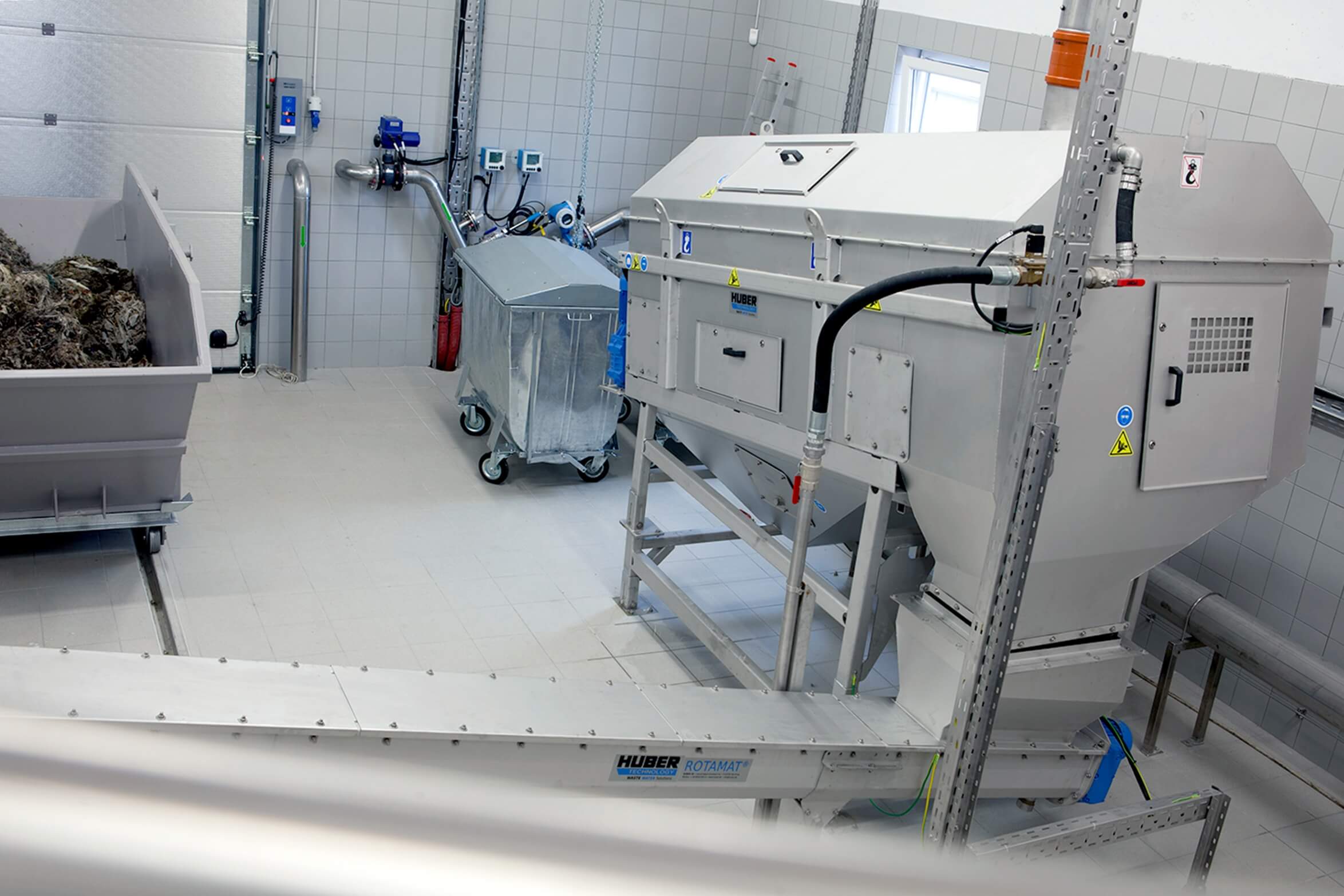 Die HUBER Fäkalannahmestation RotaShield® installiert in einem Gebäude