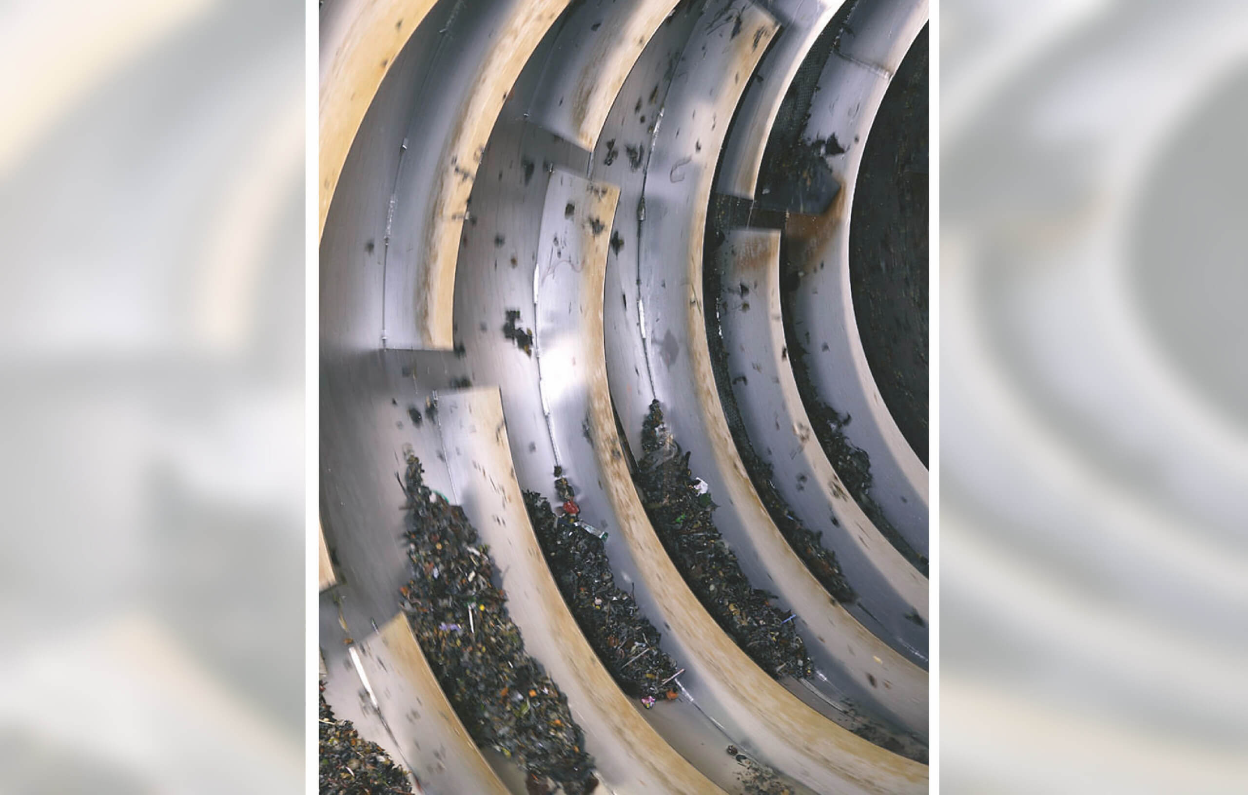 Pro Umdrehung 50 Liter abgesiebtes Rechengut Pro Umdrehung 50 Liter abgesiebtes Rechengut