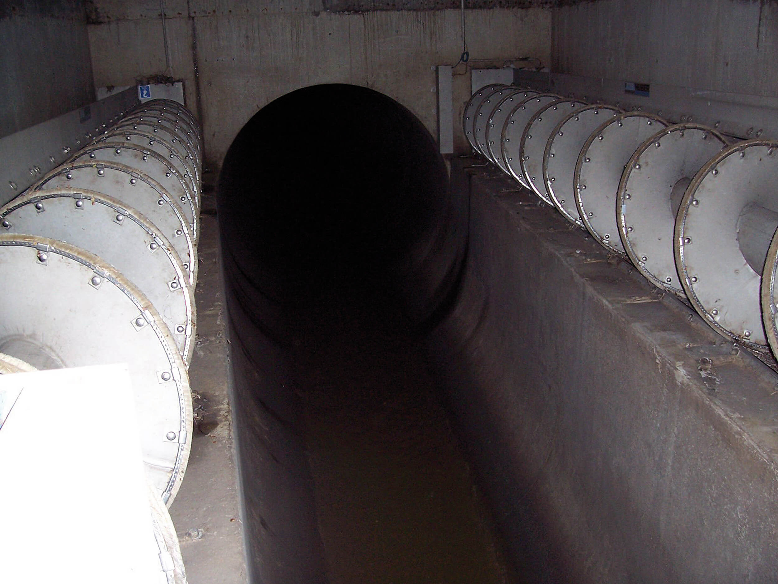 ROTAMAT® RoK1 screens installed at an angle of 60° on both sides of an overflow ROTAMAT® RoK1 screens installed at an angle of 60° on both sides of an overflow