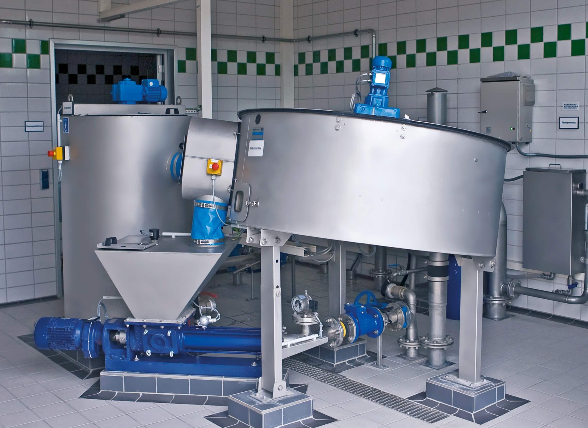 HUBER machines for sludge thickening: disc thickeners, screw thickeners and filter belts  HUBER machines for sludge thickening