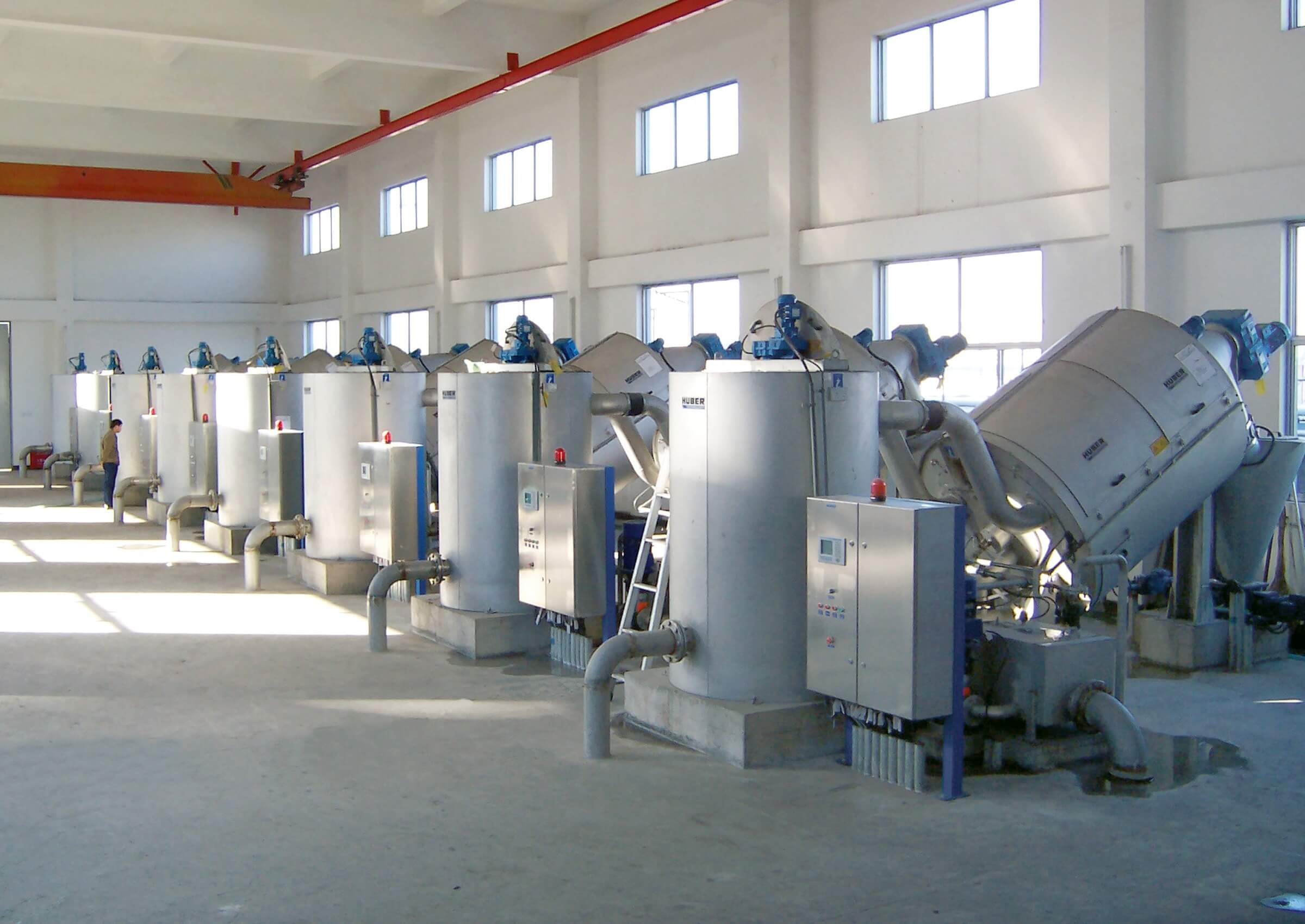 Eight screw thickeners handling 600 m³/h Eight screw thickeners handling 600 m³/h