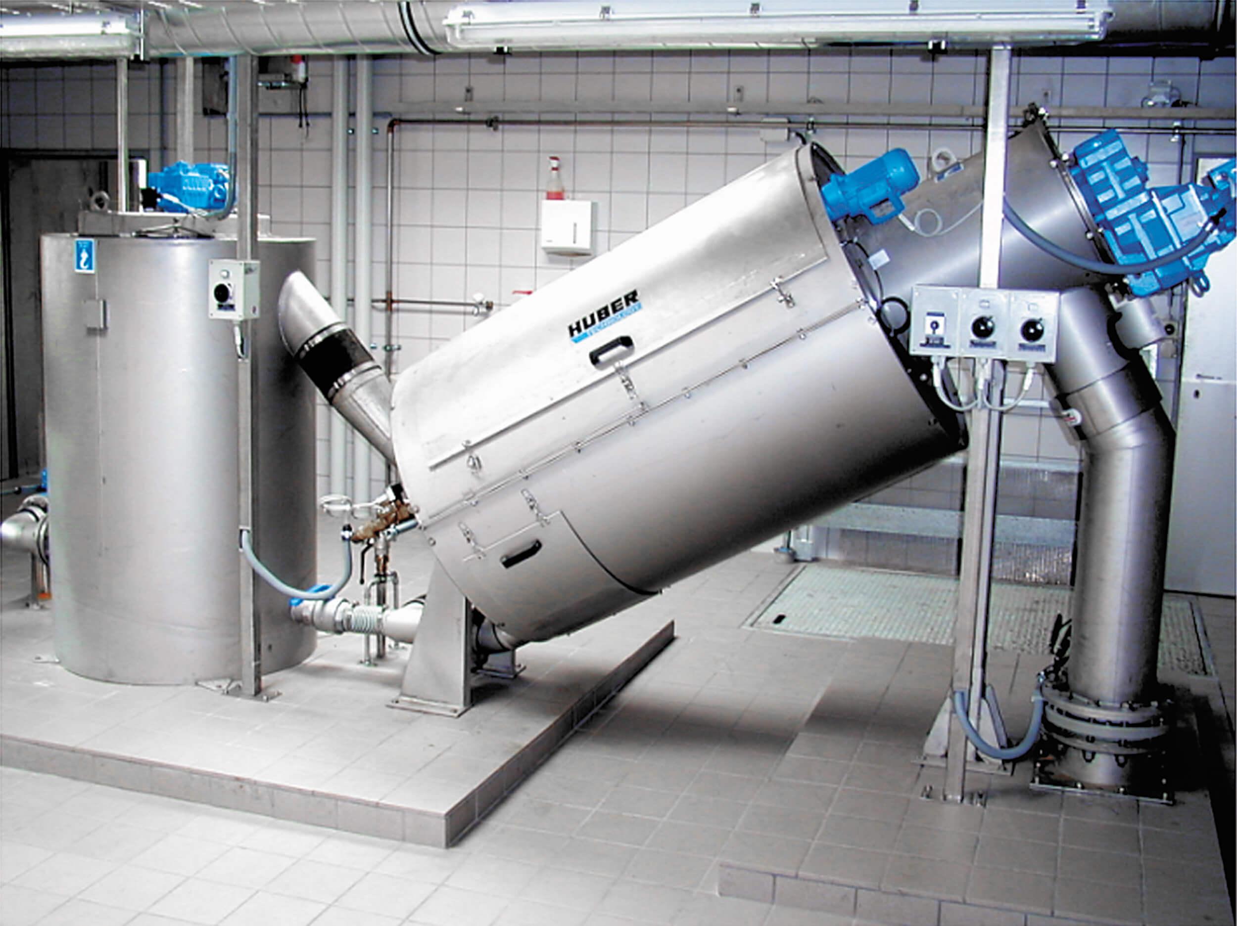 HUBER Rotary Screw Thickener S-DRUM for raw sewage sludge thickening HUBER Rotary Screw Thickener S-DRUM