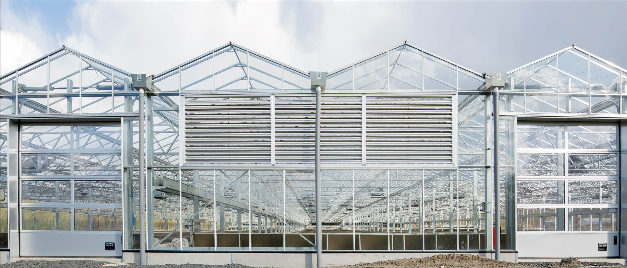 Fresh air enters the drying hall via weather louvres Fresh air enters the drying hall via weather louvres