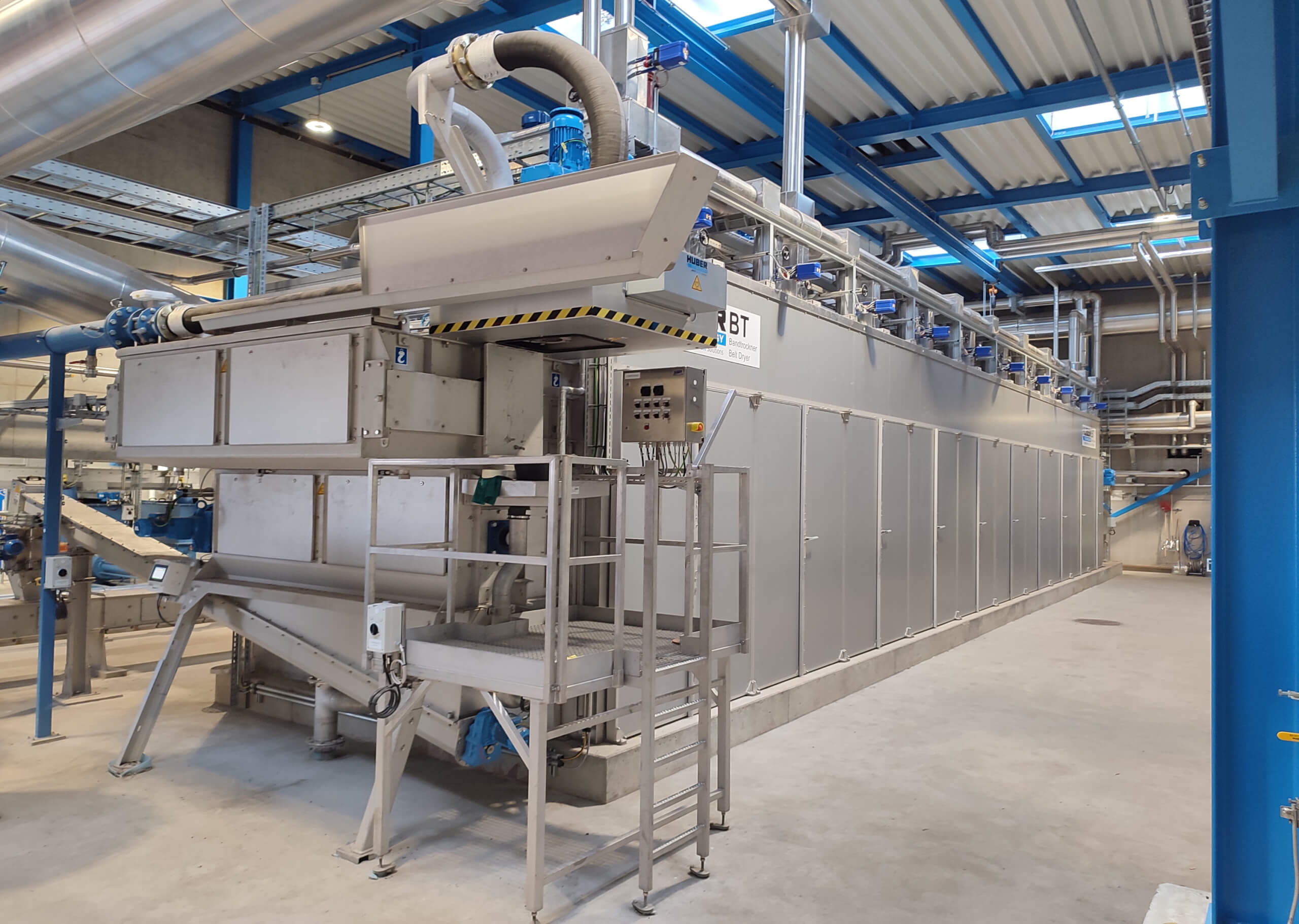 HUBER Belt Dryer BT 20 at the site of a sewage sludge mono-incineration plant HUBER Belt Dryer BT 20 at the site of a sewage sludge mono-incineration plant