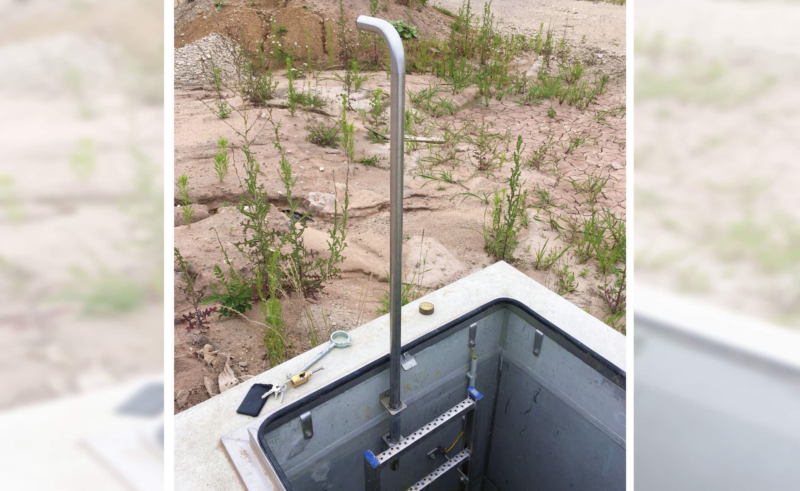 HUBER collapsible hand post entrance aid EH VS in extended state HUBER collapsible hand post entrance aid EH VS in extended state