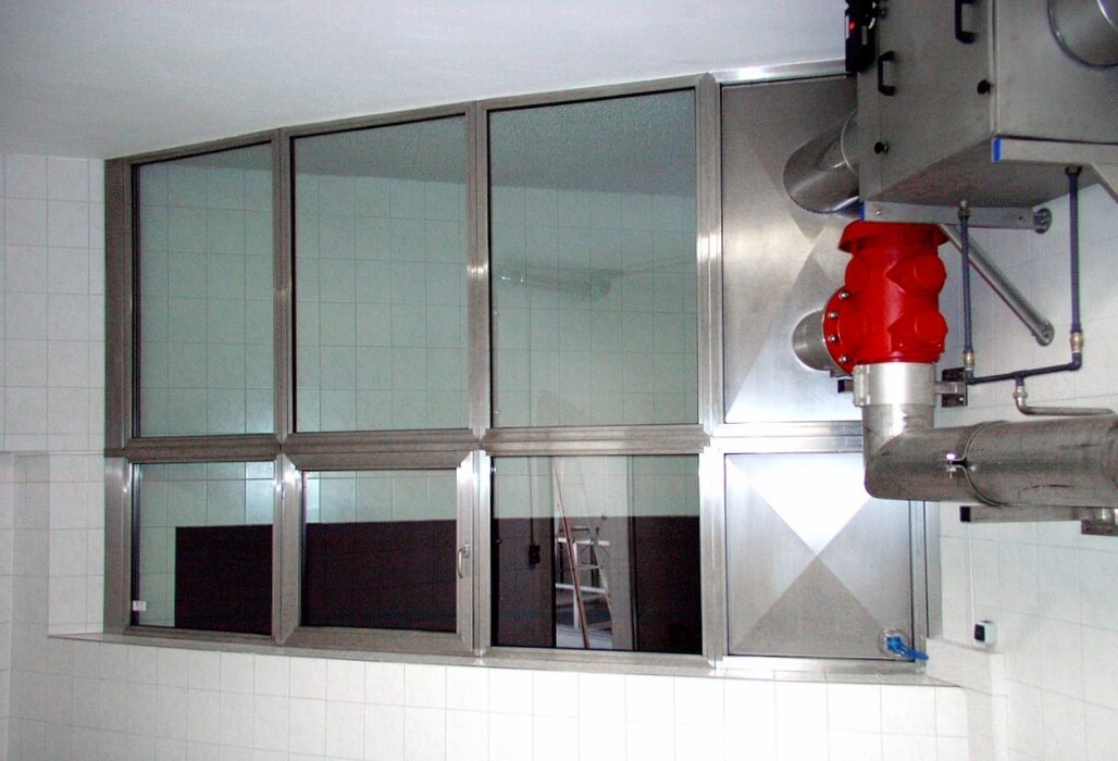 Ready-to-install, thermally insulated HUBER windows with special stainless steel profile Ready-to-install, thermally insulated HUBER windows with special stainless steel profile