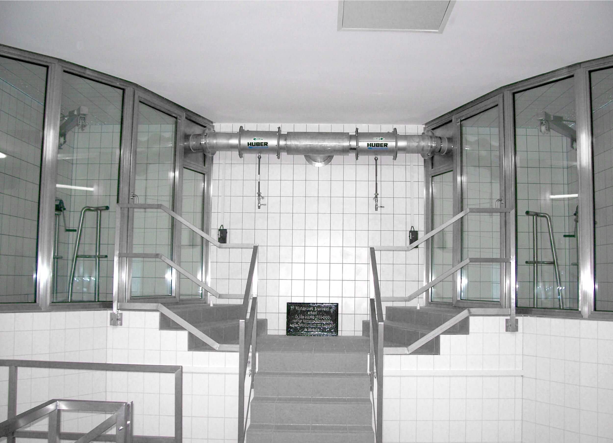 HUBER has the right solutions for hygienic ventilation of drinking water storage tanks. Ventilation of two separate water chambers by means of HUBER Air Filter Unit L251