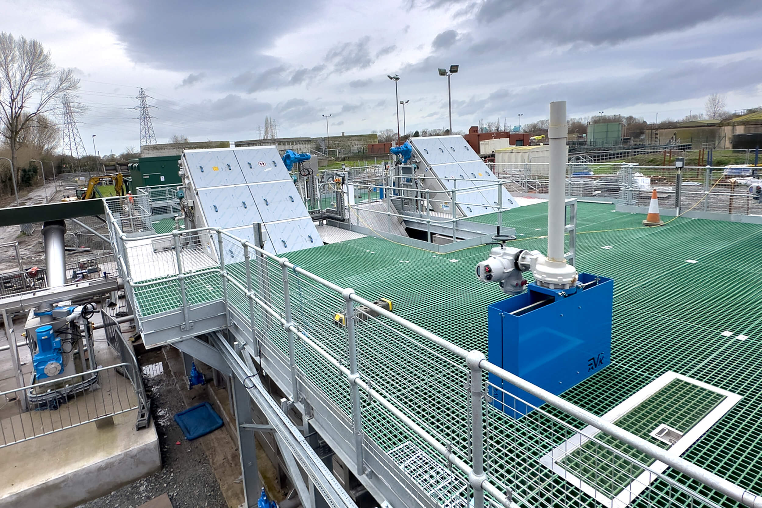 HUBER Belt Screens EscaMax® and Wash Presses WAP with Launder Channel Feed at Queensferry STW, Scotland HUBER Belt Screens EscaMax® and Wash Presses WAP with Launder Channel Feed at Queensferry STW, Scotland
